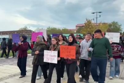 Van YYÜ öğrencileri Rojin Kabaiş'in ölümünün 2. yılında yürüdü, aydınlatma istedi