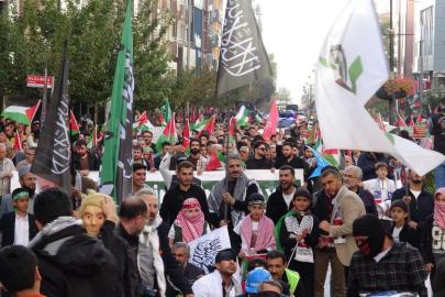 Van'da binlerce kişi Filistin için yürüdü