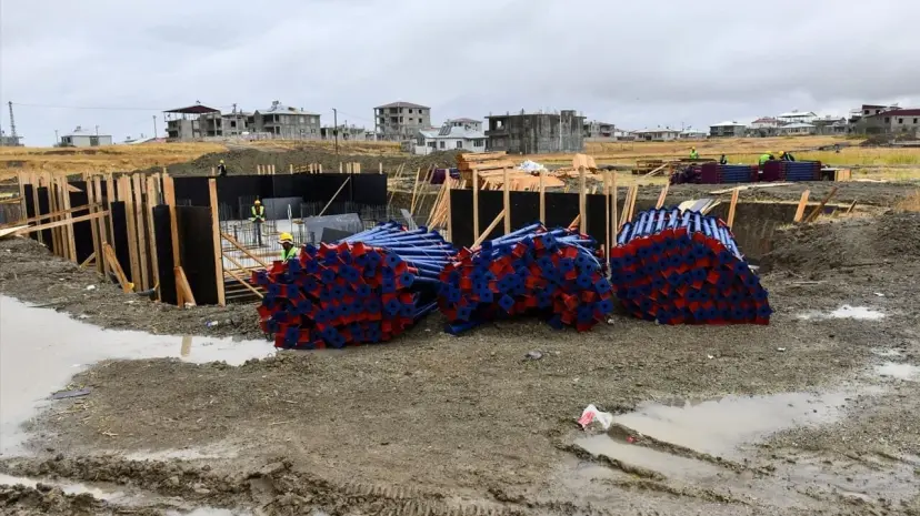 Van’da ihtiyaç sahiplerine konut yapılıyor