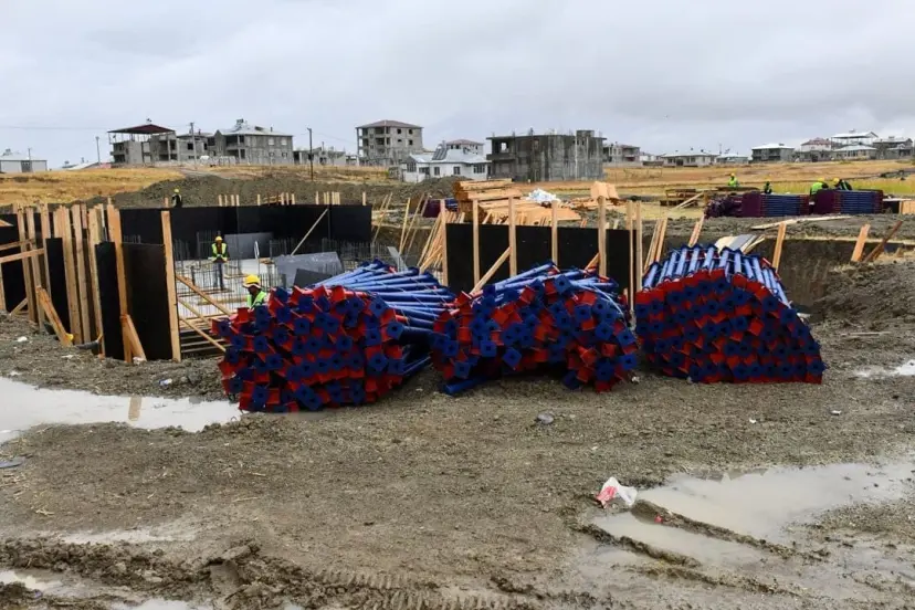 Van’da ihtiyaç sahiplerine konut yapılıyor