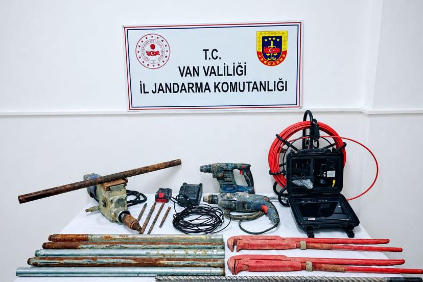 Van'da kaçak kazı yapan iki kişi yakalandı