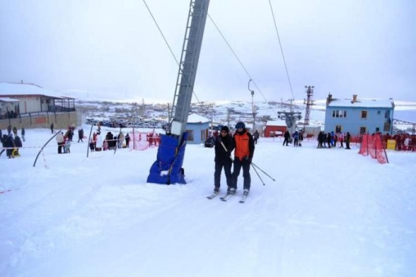 Abalı Kayak Merkezi kayakseverleri ağırladı