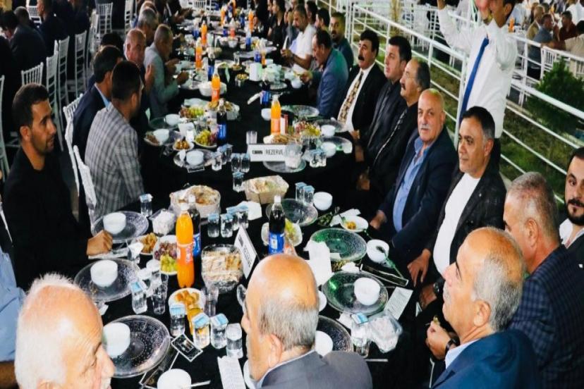 Aşiret Lideri Hecer Bayram’dan düğüne görkemli katılım