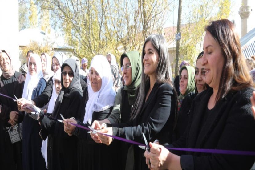 Başkale de "Sosin Kadın Dayanışma Merkezi" Kadınların Hizmetine Açıldı