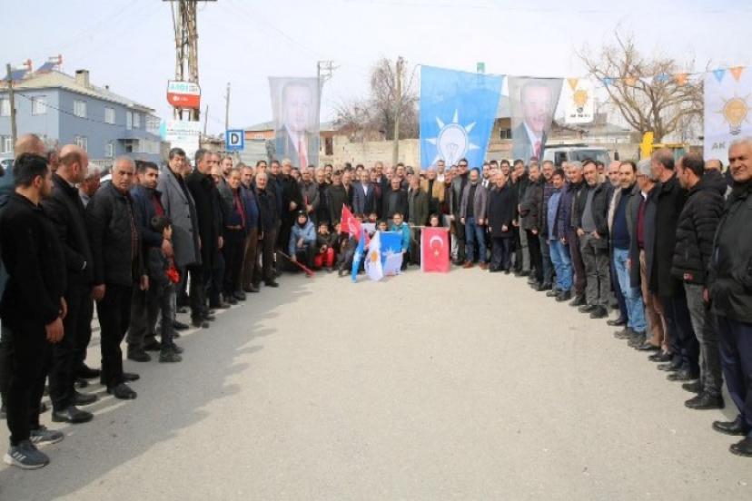 Başkan Adayı Arvas, Tuşba’da coşkuyla karşılandı