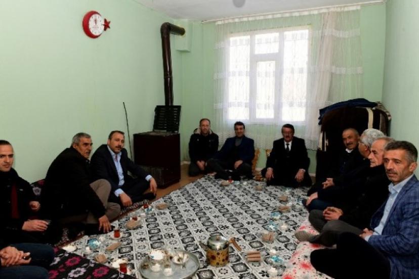 Başkan Şeylan’dan Çemik Mahalle’sine ziyaret