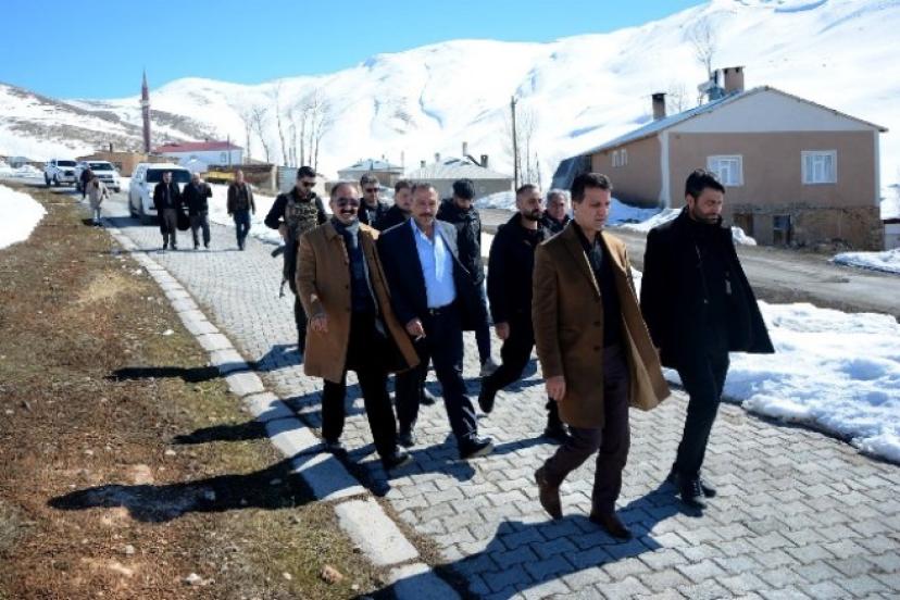 Başkan Şeylan’dan Derebaşı Mahalle’sine ziyaret