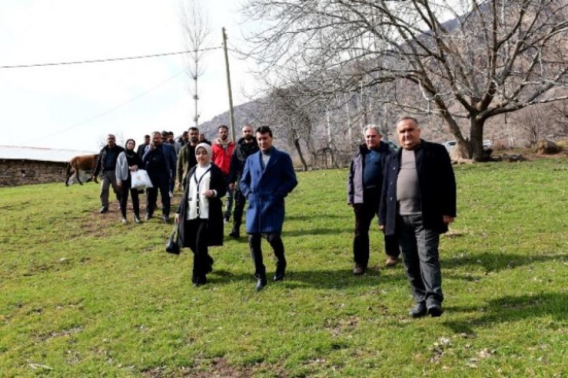Başkan Şeylan’dan Uslanmaz Mahalle’sine ziyaret