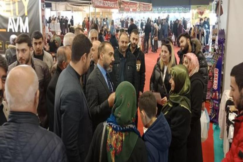 Belediye Başkan Adayı Bilici, Yöresel Ürünler ve Hediyelik Eşya Fuarını Gezdi