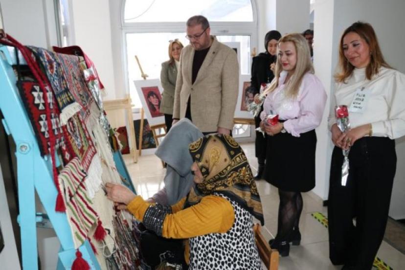  Bostaniçi TOKİ Toplum Merkezinden 8 Mart sergisi  