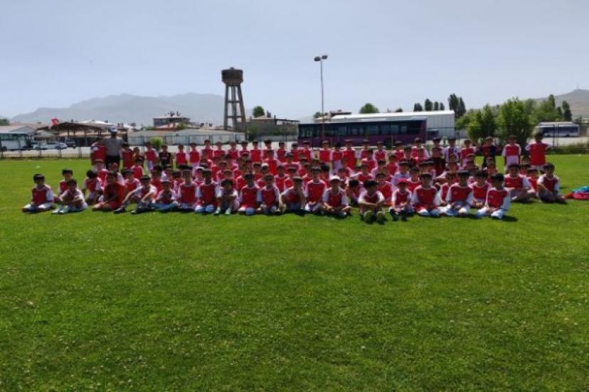 Büyükşehir Belediyespor'dan Vanspor’a Altyapı Desteği