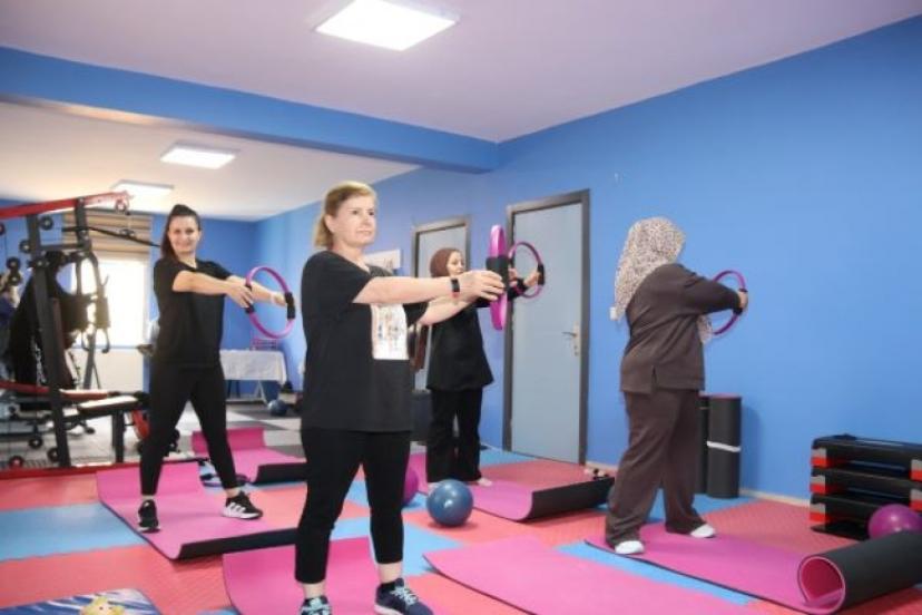 Edremit Belediyesi Fitness Kursuna Kadınlardan Yoğun İlgi 