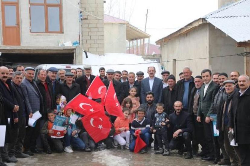 Gürpınar'da Başkan Tanış'a büyük ilgi sürüyor