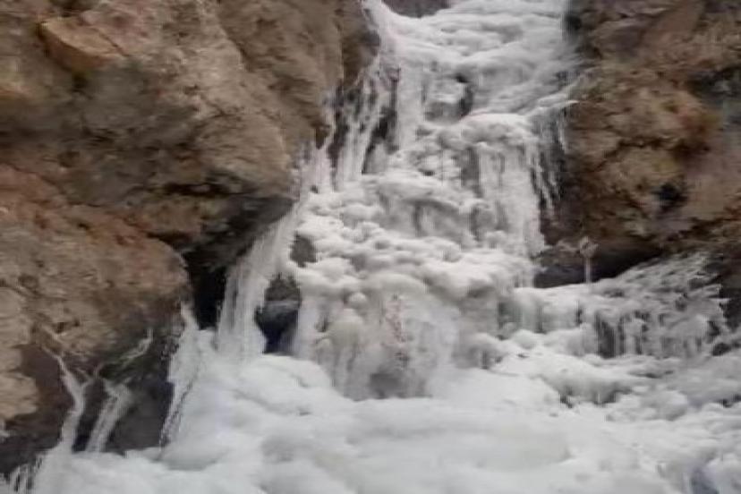 Hakkari’nin saklı cenneti Cennet ve Cehennem Vadisi kar ve buzla kaplandı