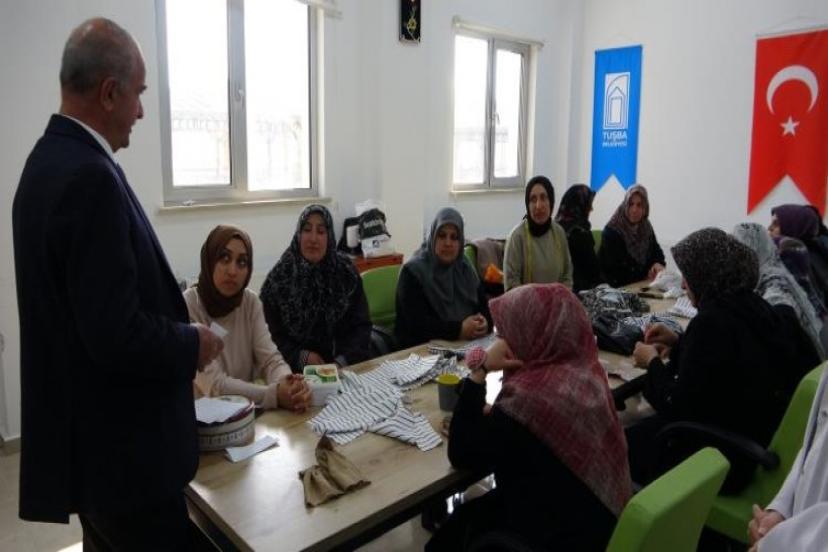  Hem meslek sahibi oluyor hem aile bütçelerine katkı sağlıyorlar