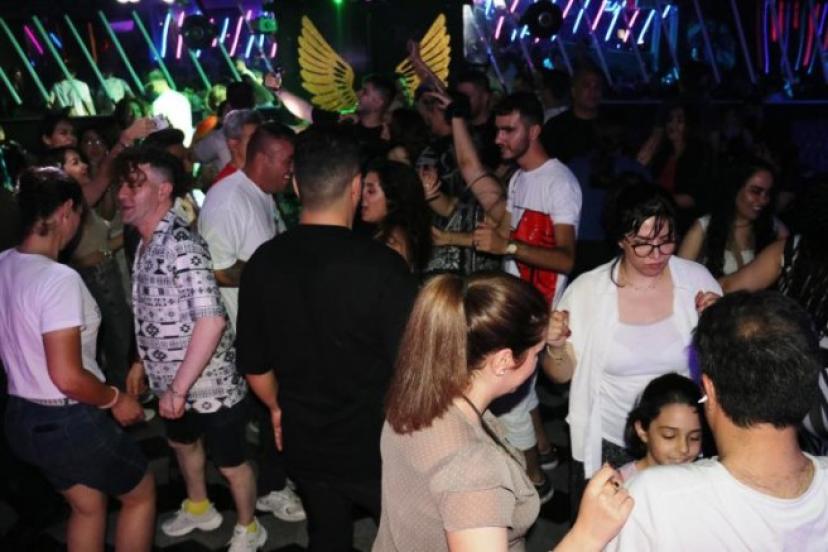  İranlı turistler Aşure tatilini Van'da eğlenerek geçirdi