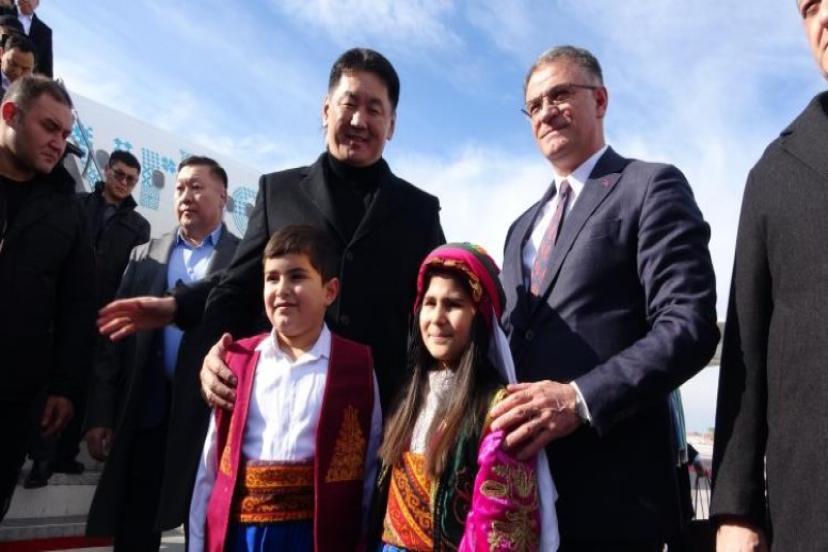 Moğolistan Cumhurbaşkanı Khurelsukh Ukhnaa Van'da  