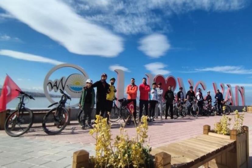 Öğretmenler 'Cumhuriyet' için pedal çevirdi 