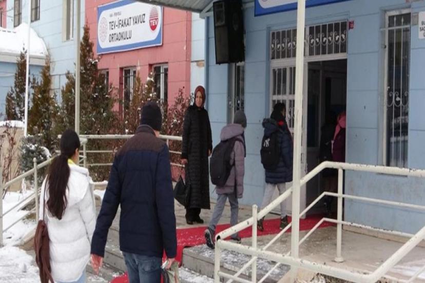 Okullarda yarıyıl tatili sonrası ilk ders zili çaldı