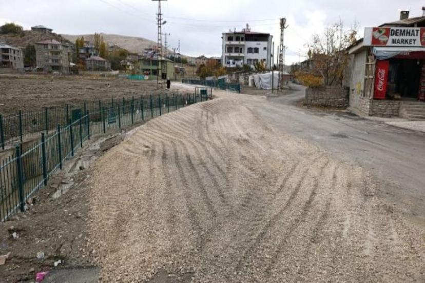 Patlayan Su Borusunun Tahrip Ettiği  Mahalle Yolu Onarıldı  