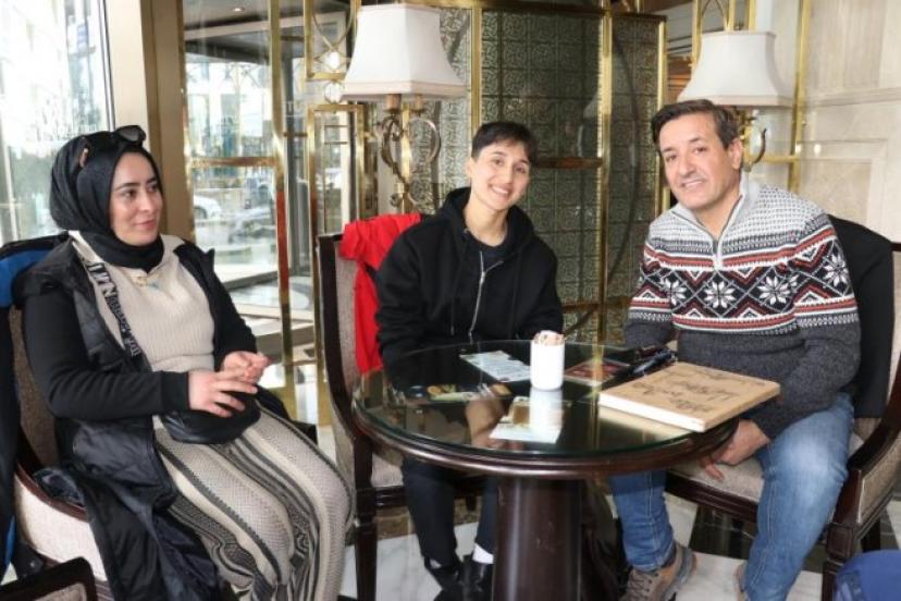 Ses yarışmasında tur atlayan Vanlı Sakine Akın, şampiyonluğa bilendi