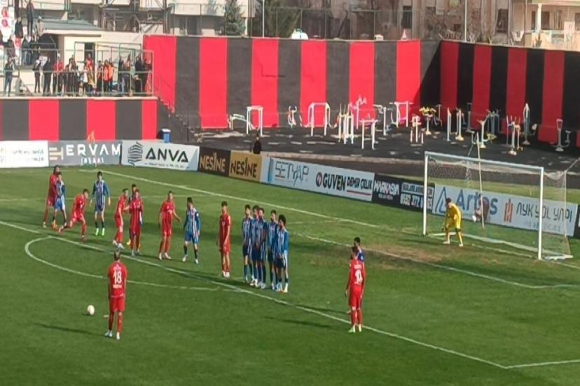 TFF 2. Lig Kırmızı Grup Vanspor FK: 1 - Arnavutköy Belediyesi Futbol SK: 1
