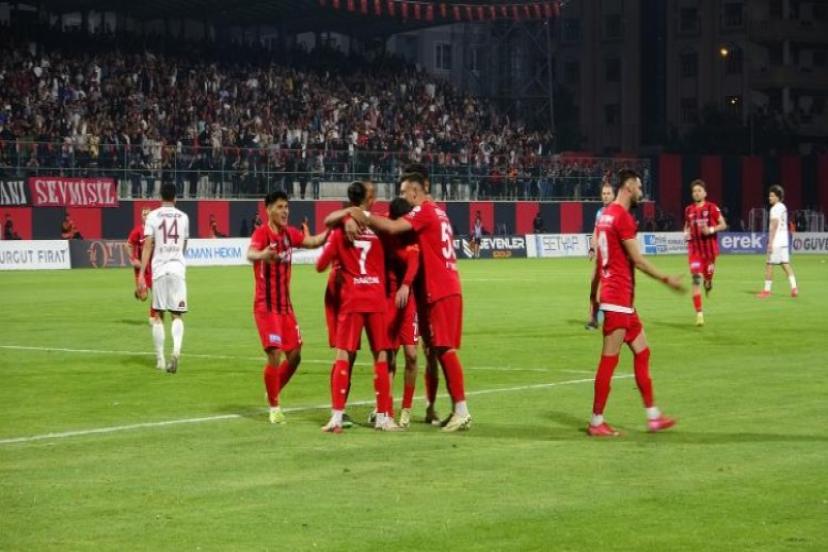 TFF 2. Lig: Vanspor FK:4 – Çimentaş Elazığspor: 1