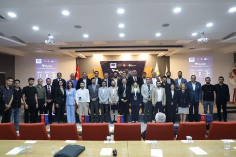 Van Bilişim ve İnovasyon Zirvesi büyük ilgi gördü