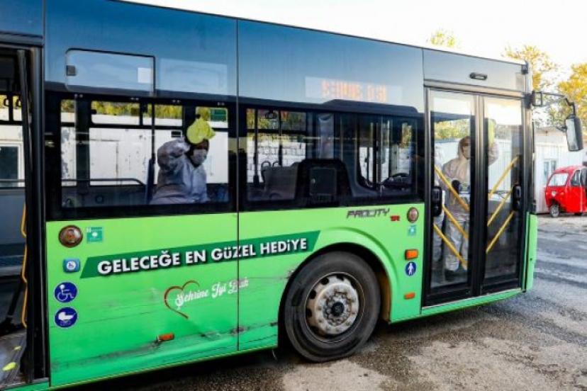 Van' Büyükşehir Belediyesi, toplu taşıma araçlarını düzenli temizliyor