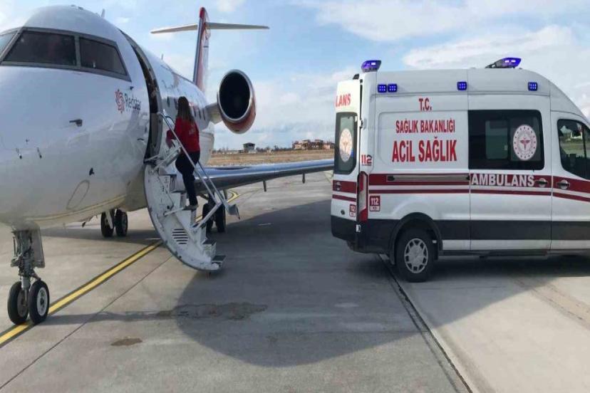 Van’da 3 yenidoğan hasta ambulans uçakla sevk edildi