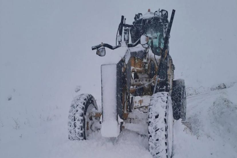 Van’da 420 yerleşim yerinin yolu ulaşıma kapandı