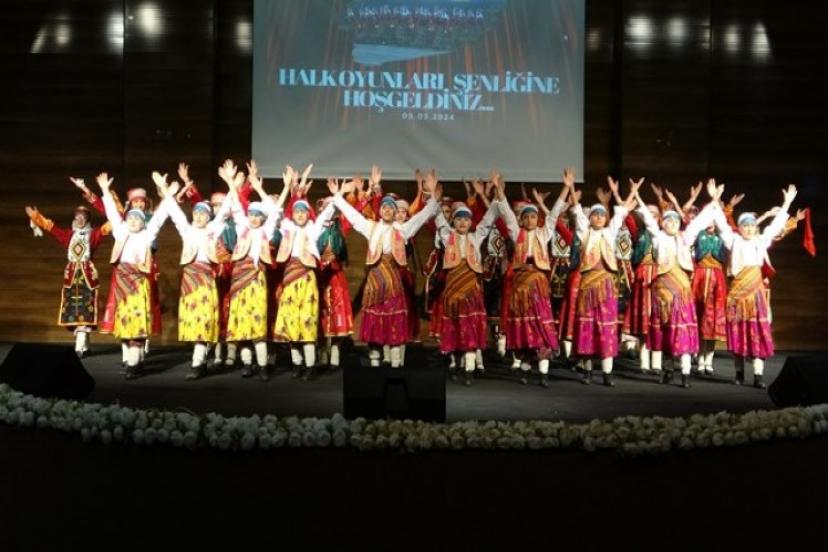 Van’da Halk Oyunları Şenliği başladı