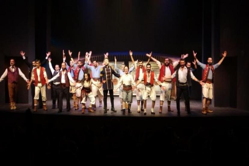  Van'da ‘Külhanbeyi' oyununa ilgi büyük  