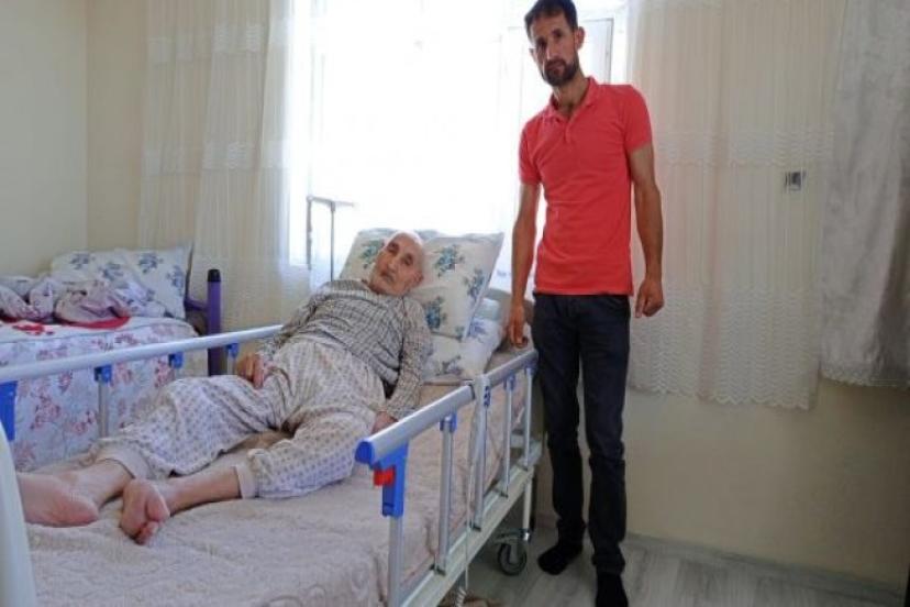 Vanlı Amcan'dan felçli Memet Dedeye çifte bayram 