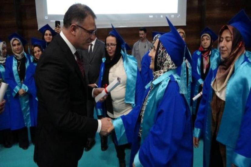 Vanlı annelerin kep atma sevinci  