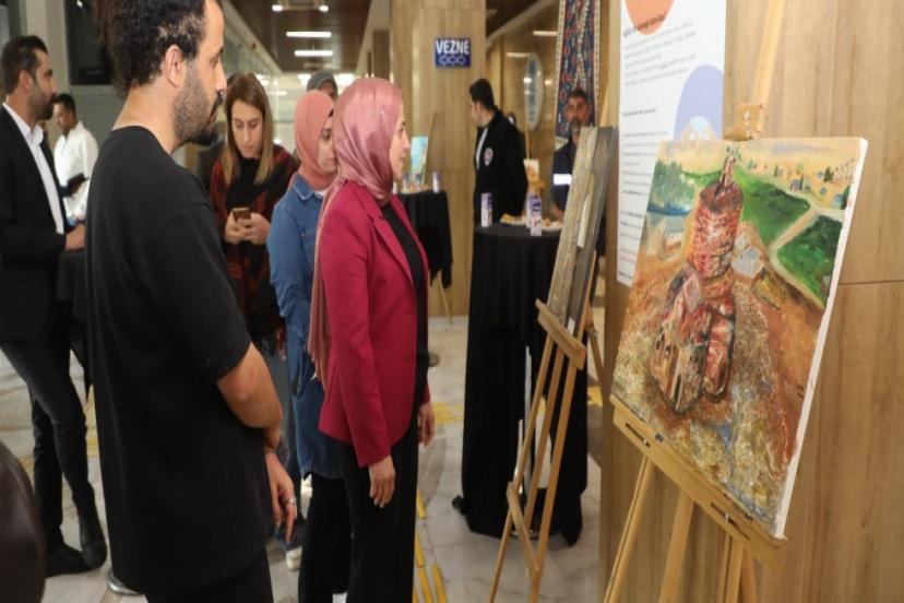 “Zamanın İzi” Sergisi Tuşba’da Sanatseverlerle Buluştu